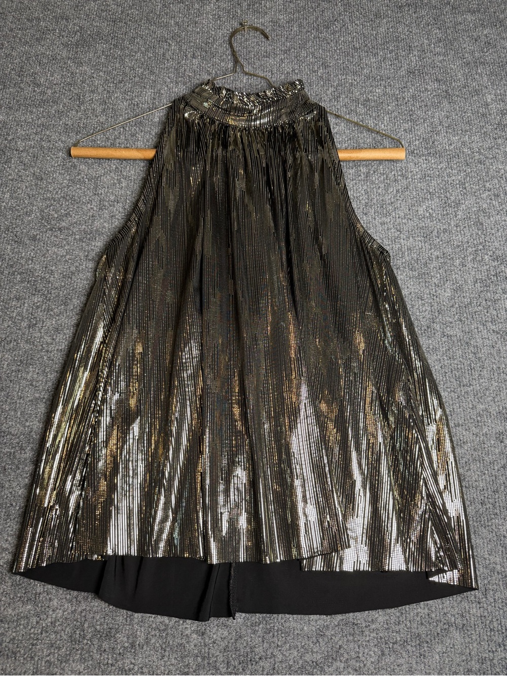 Altar'd State Metallic High-Neck Sleeveless Top - Gold & Black